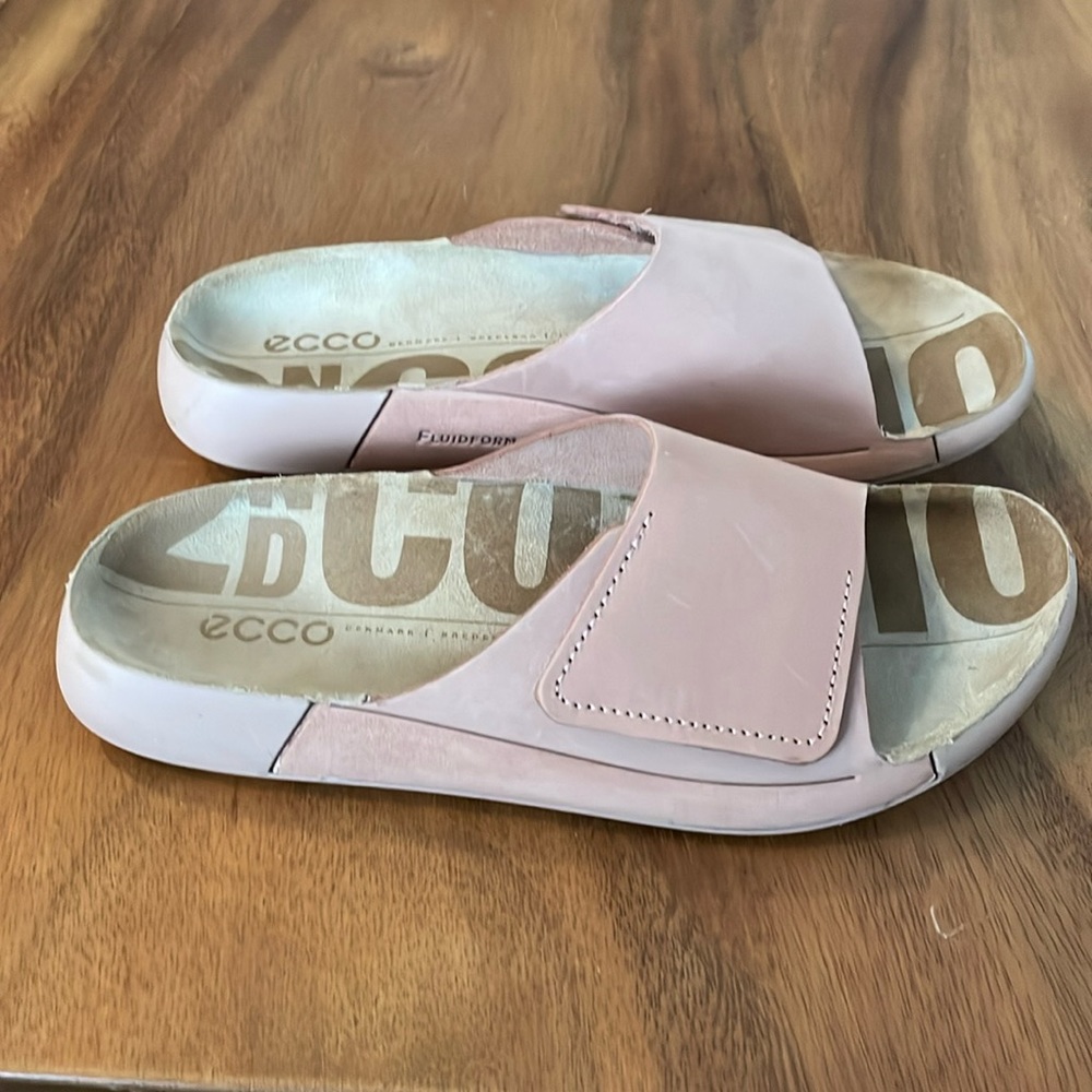 ECCO Cosmo one slides. Worn once.